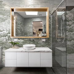 Carta da parati Airy Clouds - bagno, box doccia